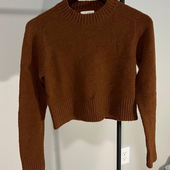 Target Sweater- Universal Threads - Picture 1 of 2